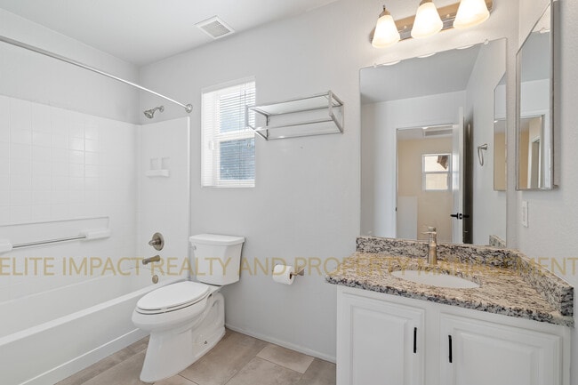 Building Photo - 3505 N Sierra Springs Dr