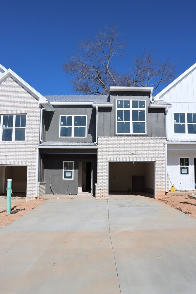 Building Photo - 4007 Hidden Crossing Ln