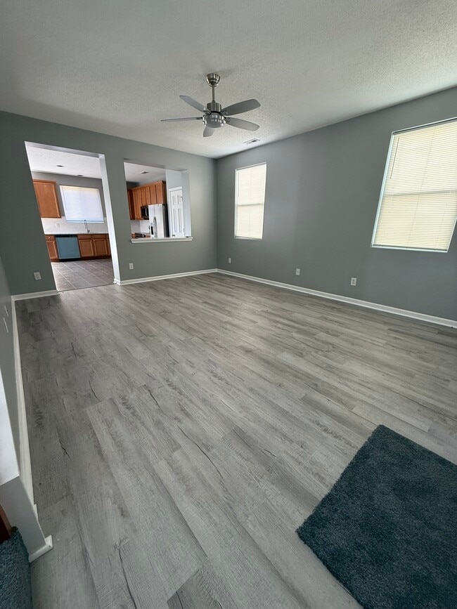 Building Photo - 721 Pebblestone Dr