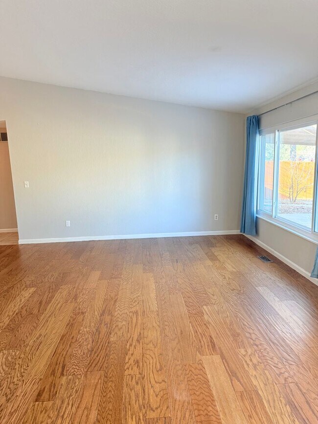 Building Photo - 3120 Mirage Dr