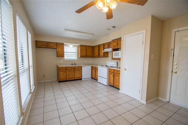 Building Photo - 816 Whitehall Dr