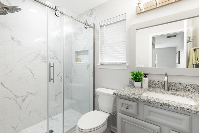 Building Photo - 24 Talon Ct