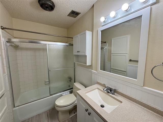 Building Photo - 6609 Oaklawn Dr