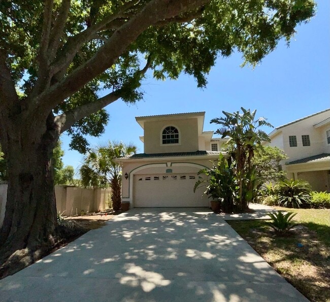 Building Photo - 3 Bedroom 2.5 Bath Cinnamon Bay Home with Stunning view, and Hardwood Flooring!