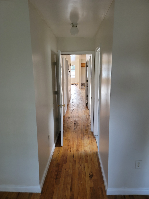Building Photo - 323 E Jersey St