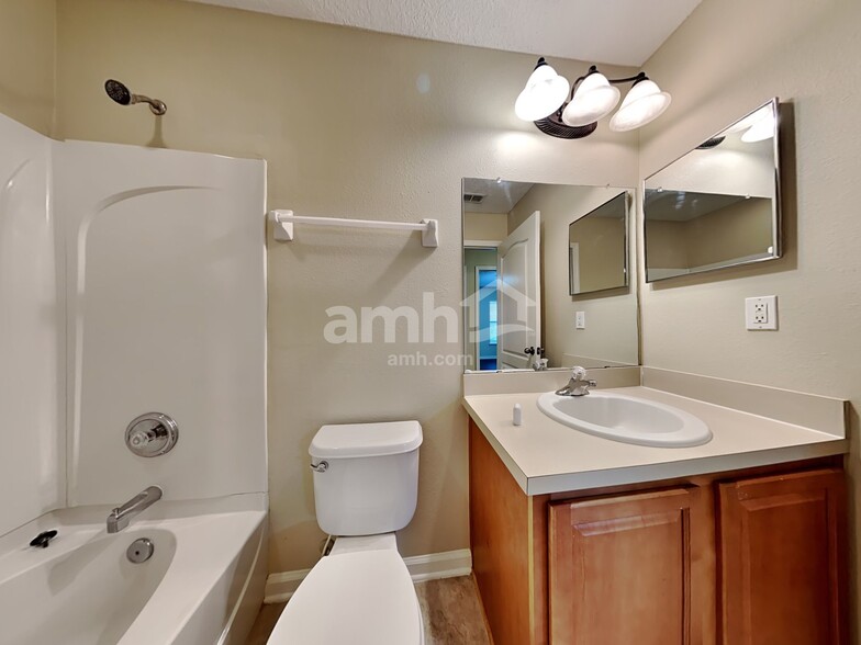 Building Photo - 2878 Spoonbill Trl