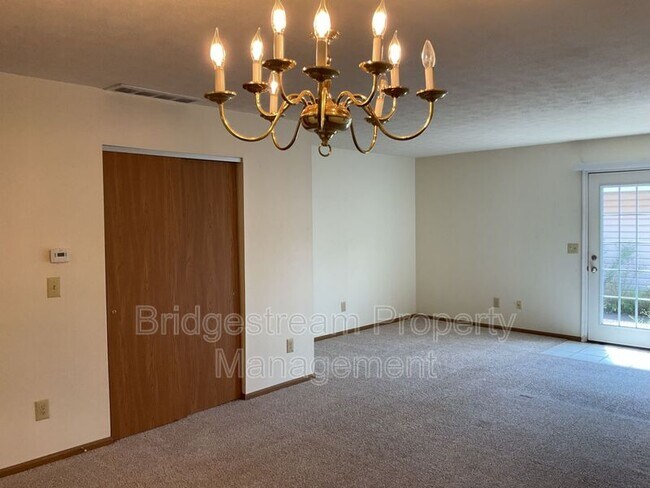 Building Photo - 4595 Burchdale St