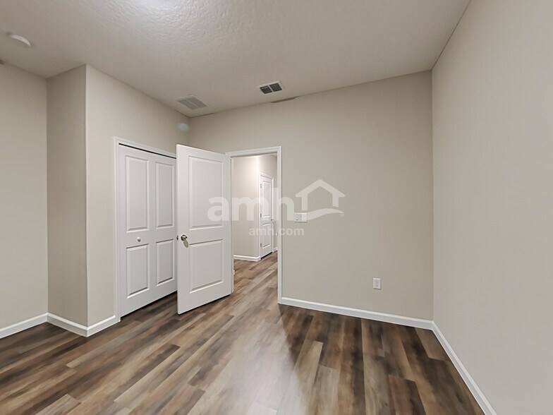 Building Photo - 194 Hemlock Point