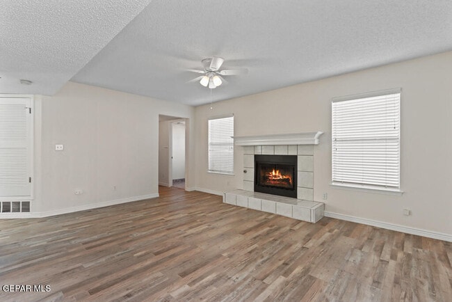 Building Photo - 11823 Stone Castle Dr