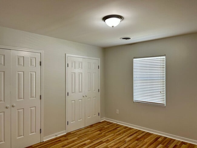 Building Photo - Charming 3 bedroom, 2.5 bath cottage within minutes to Shoppes at Willow Lawn, Carytown