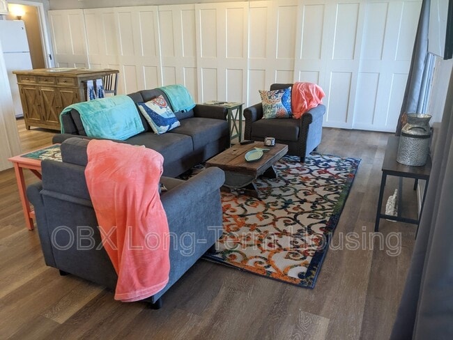 Building Photo - 181 Pine Grove Ln