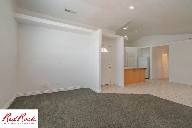Building Photo - 2 Bedroom and 2 Bathroom Home near Quail C...