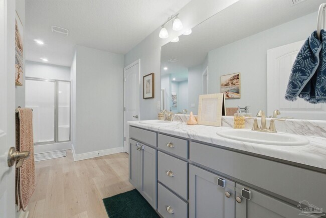 Building Photo - 5725 Montauk Wy