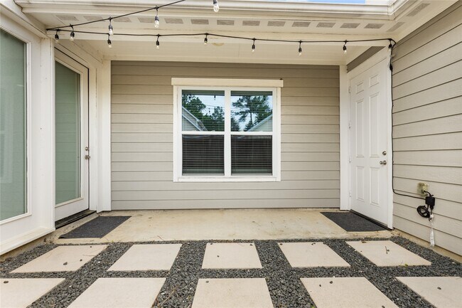 Building Photo - 243 Kendrick Pines Blvd