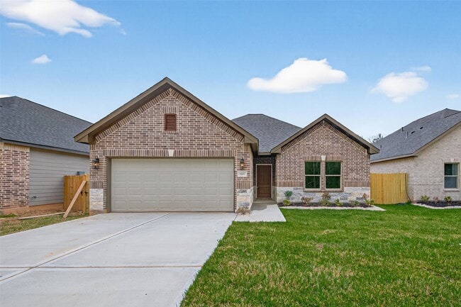 Building Photo - 1107 Lyle W Ave