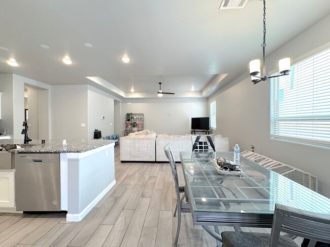 Building Photo - East El Paso 4 bed Refrig A/C!