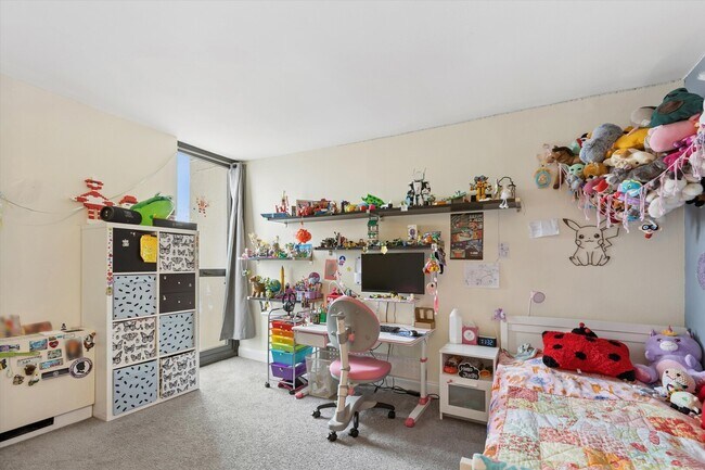 Building Photo - 1850 N Clark St