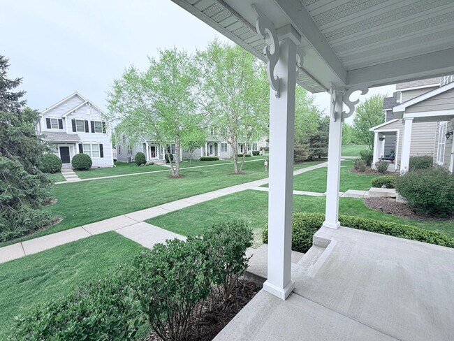 Building Photo - Gorgeous 3BR Home in the Coveted Dancing Waters Community of Woodbury!