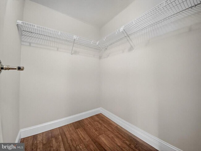 Building Photo - 1530 Key Blvd