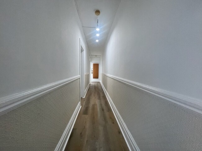 Building Photo - 1062 Washington St