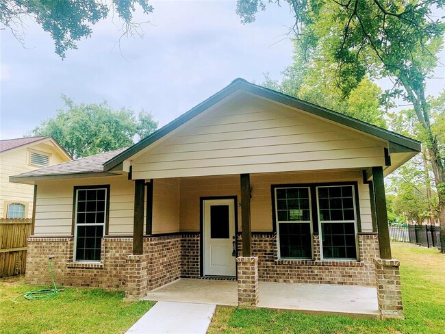 Building Photo - 523 N Gaillard St