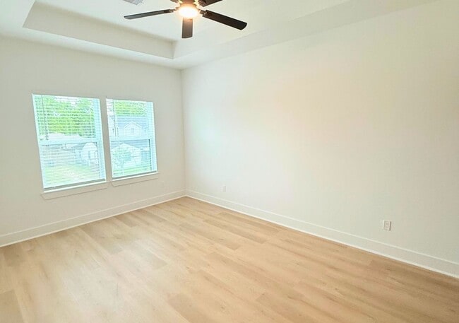 Building Photo - 4117 Shelby Cir