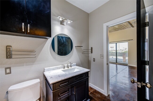 Building Photo - 2205 McKinney St