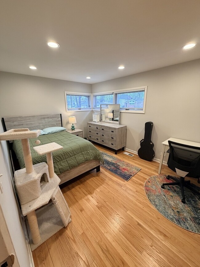 Building Photo - 137 Richard Ave