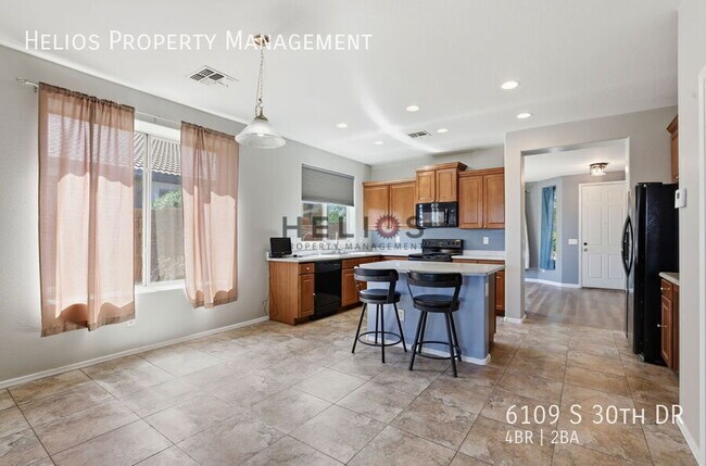 Building Photo - 6109 S 30th Dr