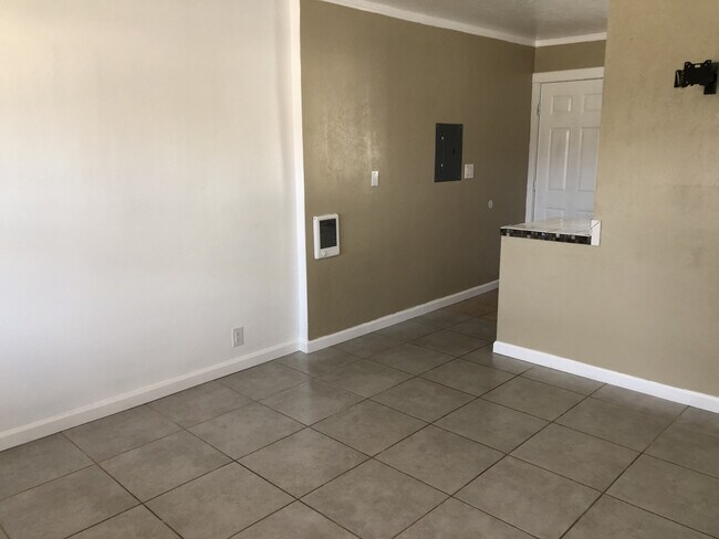 Building Photo - Arco River Properties