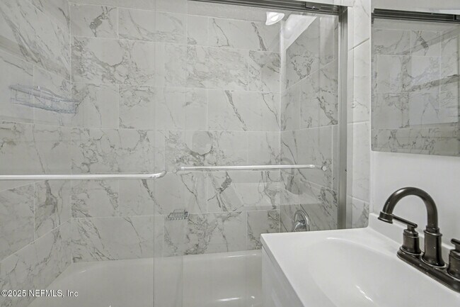 Building Photo - 1503 Broome St