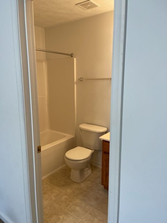 Building Photo - 308 4th St