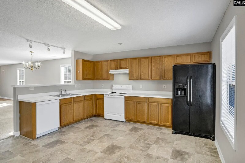 Building Photo - 303 Castle Ridge Dr