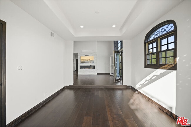 Building Photo - 1036 El Medio Ave