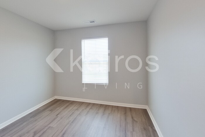 Building Photo - 308 Wild Deer Dr