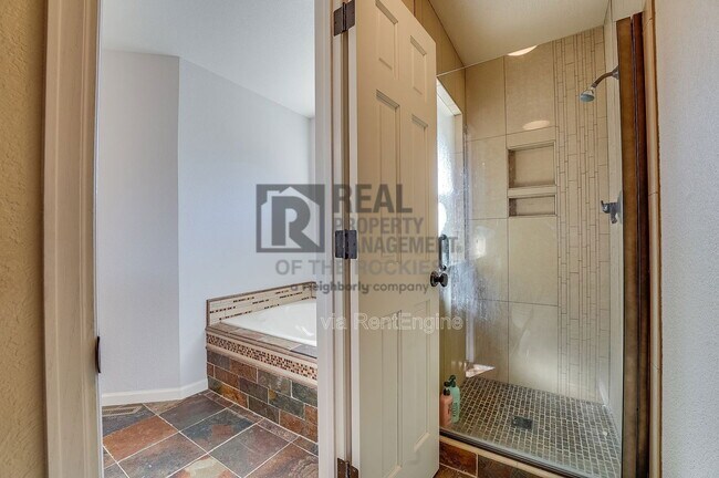 Building Photo - 5106 Saffron Ct