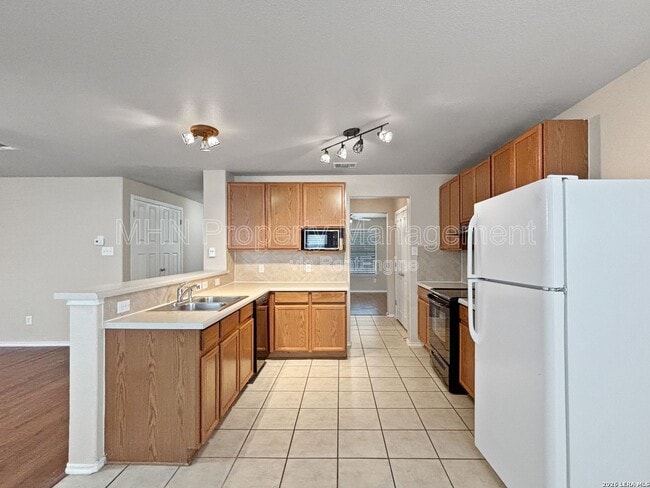 Building Photo - 4922 Celtic Cor