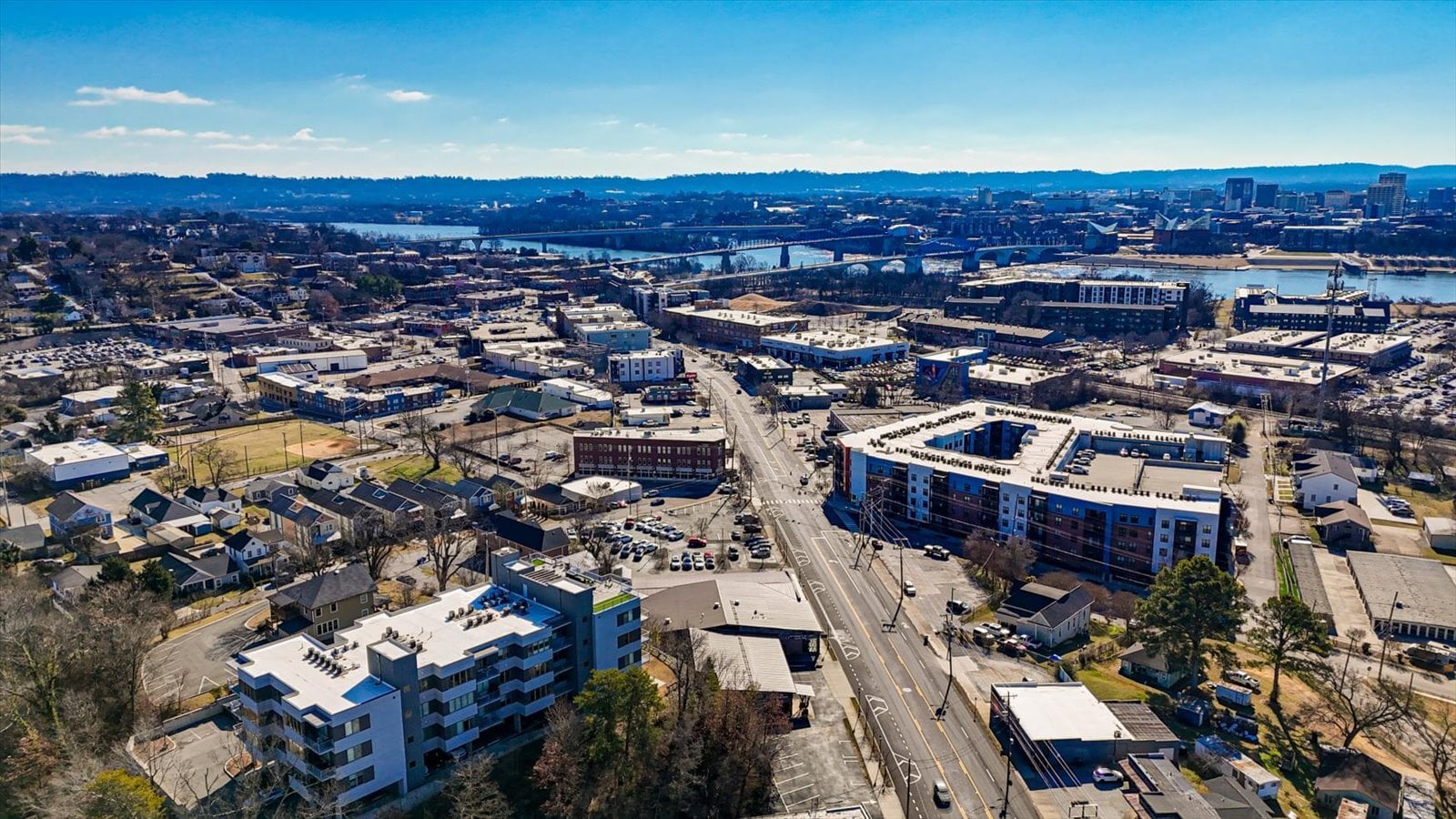 Building Photo - 411 Fairpoint St