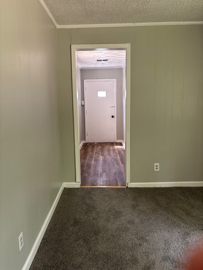 Building Photo - 211 Nance St