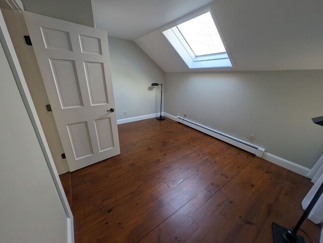 Building Photo - Beautiful 2 Bedroom House