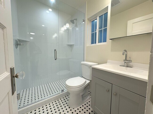 Building Photo - Cozy Cottage in Palo Alto – Fully Renovated