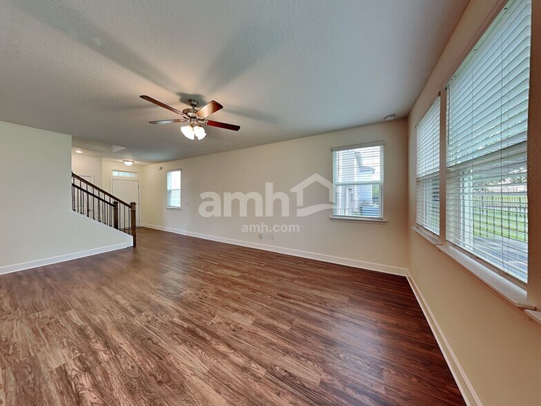 Building Photo - 8577 Highfield Ave