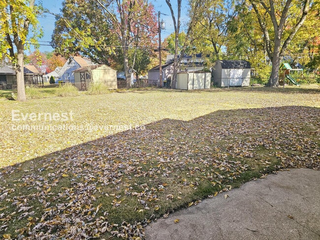 Building Photo - 123 Thomas Rd