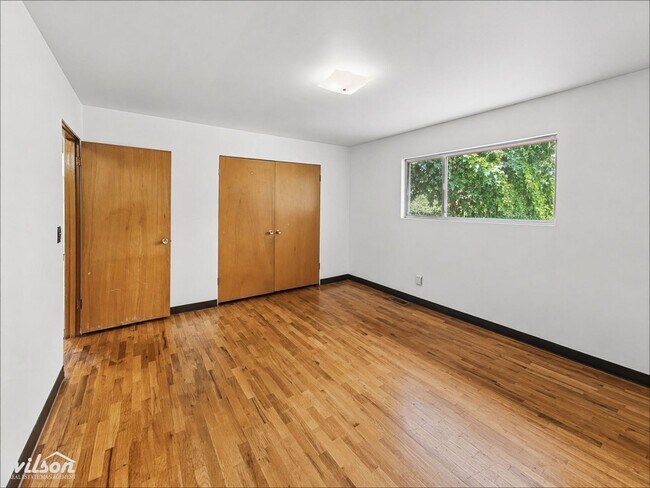 Building Photo - 904 S 48th Ave