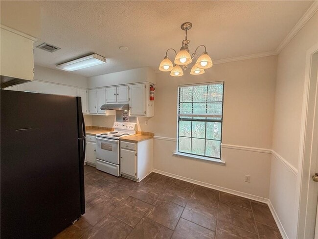 Building Photo - 8613 McAllister Dr