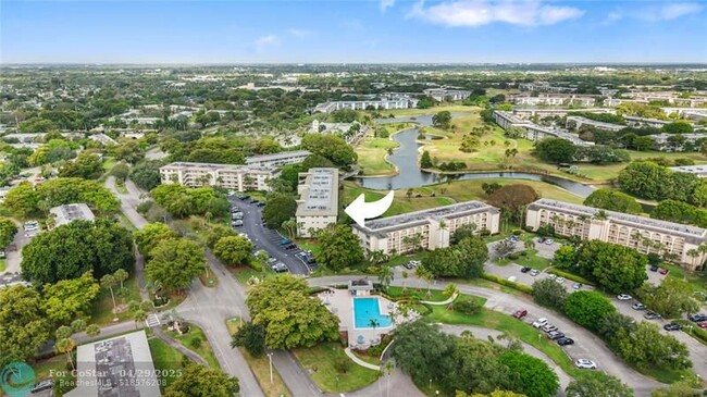 Building Photo - 4701 Martinique Dr