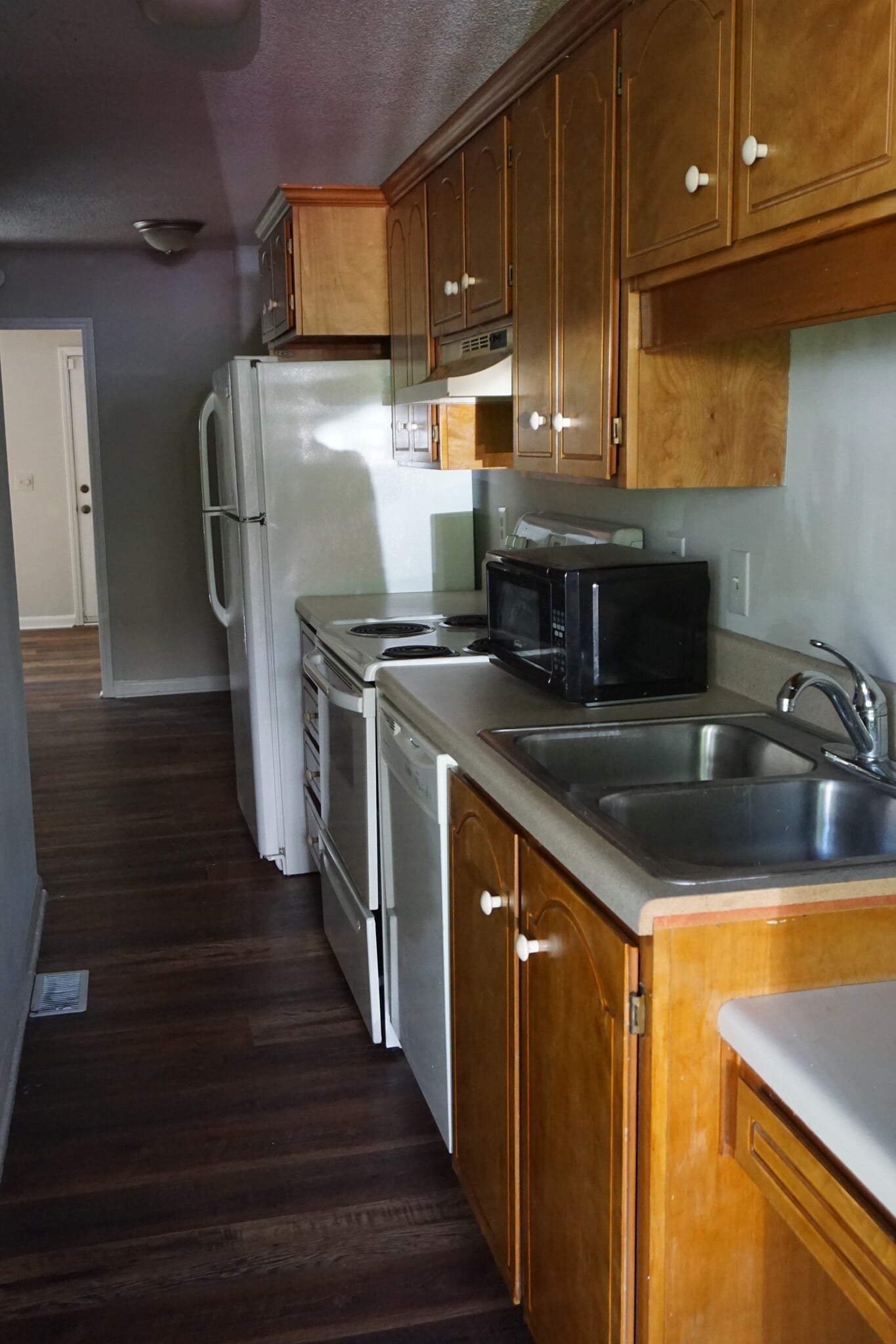 Building Photo - 1843 Devine Street