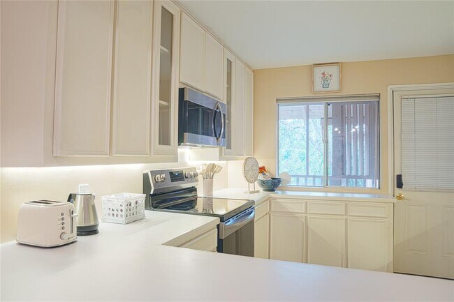 Building Photo - 6317 Crab Orchard Rd