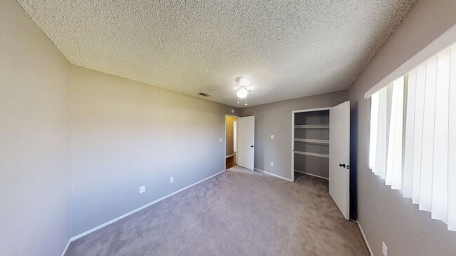 Building Photo - Cozy 2 bedroom 1 bathroom