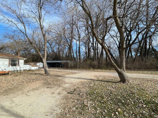 Building Photo - 3 Bed 2 Bath in Quiet Rural Setting